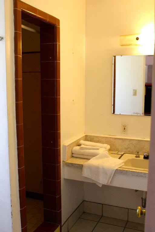 Homestead Motel San Luis Obispo Room photo